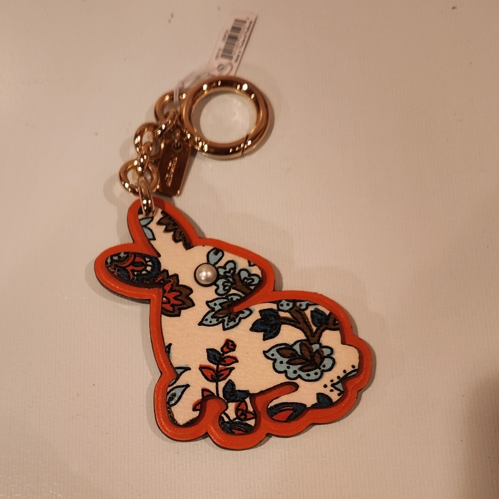 COACH VARSITY BUNNY BAG CHARM GOLD/PEACH